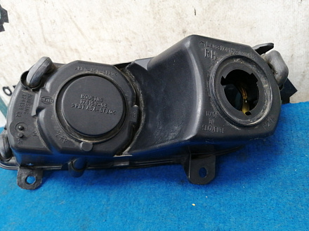 AA029910; ПТФ правая, под одну лампу (6R0941062D) для Volkswagen Polo/БУ; Оригинал; Р1, Мелкий дефект; 