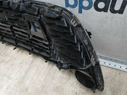 AA045454; Решетка переднего бампера (53112-06820) для Toyota Camry 55 рест.2 (2017 — 2018)/БУ; Оригинал; Р1, Мелкий дефект; 