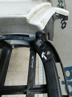 AA045519; Бампер передний; под паркт.; под омыват. (4L0 807 437 H) для Audi Q7 I рест. (2010-2015)/БУ; Оригинал; Р1, Мелкий дефект; 