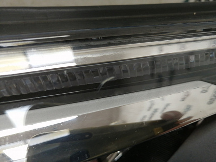 AA037195; Фара светодиодная правая (81145-42690) для Toyota Rav4 40 рест. (2015 — 2019)/БУ; Оригинал; Р1, Мелкий дефект; 