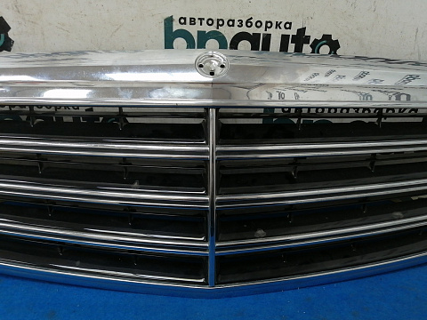 Фотография детали AA031026; Решетка радиатора (A2138808702) для Mercedes-Benz E-klasse W213 S213/БУ; Оригинал; Р2, Удовлетворительное; . Фото номер 3