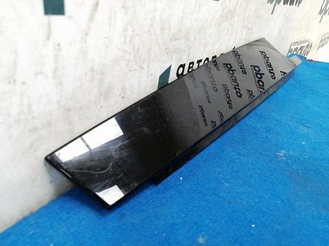 Фотография детали AA018968; Накладка на стойку двери передняя левая (51337263383) для BMW 3 серия F30 F31 F80/БУ; Оригинал; Р1, Мелкий дефект; . Фото номер 2