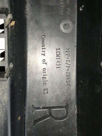 Фотография детали AA045542; Решетка переднего бампера правая; под паркт. (HK83-8B289-AA) для Jaguar F-Pace I (2016-2020)/БУ; Оригинал; Р0, Хорошее; . Фото номер 11