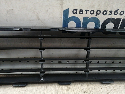 AA045113; Решетка переднего бампера (5K0853677) для Volkswagen Golf/БУ; Оригинал; Р1, Мелкий дефект;