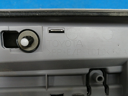 AA015912; Молдинг двери задний правый (75075-60130) для Toyota Land Cruiser 200 рест. (2012 — 2015)/БУ; Оригинал; Р2, Удовлетворительное; 