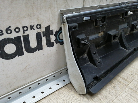 Фотография детали AA045276; Накладка двери задняя правая, нижняя, R-Line (5NA854950M) для Volkswagen Tiguan II (2016- 2020)/БУ; Оригинал; Р1, Мелкий дефект; . Фото номер 8