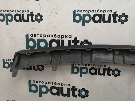 AA039617; Накладка на юбку переднего бампера (86565-F1000) для Kia Sportage IV (2016 - 2018)/БУ; Оригинал; Р1, Мелкий дефект; 