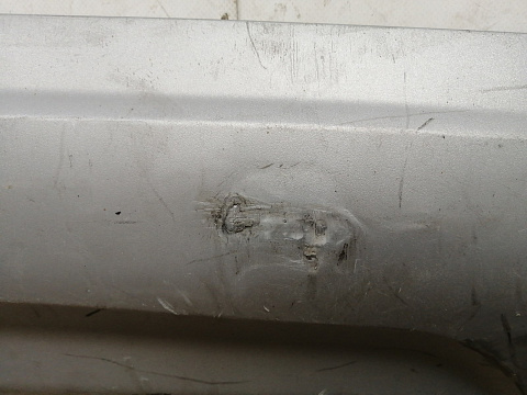 Фотография детали AA036112; Юбка заднего бампера (CV44-17F765-ABW) для Ford Kuga/БУ; Оригинал; Р1, Мелкий дефект; . Фото номер 2