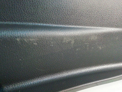 Фотография детали AA023560; Накладка задней панели (58387-33140) для Toyota Camry 70 (2017 — н.в.)/БУ; Оригинал; Р1, Мелкий дефект; . Фото номер 5