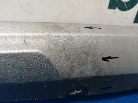 Фотография детали AA038919; Накладка переднего бампера (620720385R) для Renault Kaptur/БУ; Оригинал; Р1, Мелкий дефект; . Фото номер 5