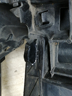 AA045529; Бампер передний; под паркт.; под омыват. (4L0 807 437 H) для Audi Q7 I рест. (2010-2015)/БУ; Оригинал; Р1, Мелкий дефект; 