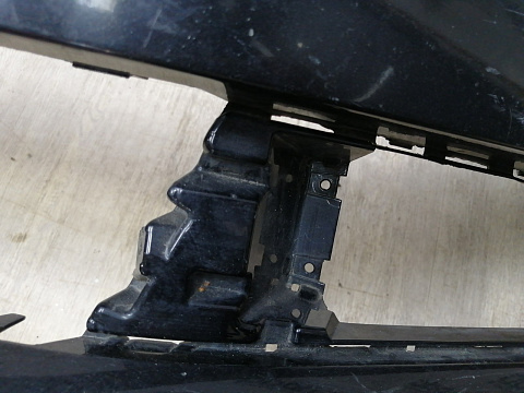 Фотография детали AA045038; Бампер передний; под паркт.; без омыват. (3G0807221) для Volkswagen Passat/БУ; Оригинал; Р1, Мелкий дефект; . Фото номер 9