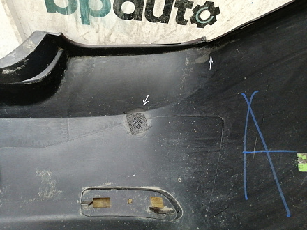 AA033524; Бампер задний; без паркт. (8200916804) для Renault Logan I рест. (2009-2015)/БУ; Оригинал; Р1, Мелкий дефект; 