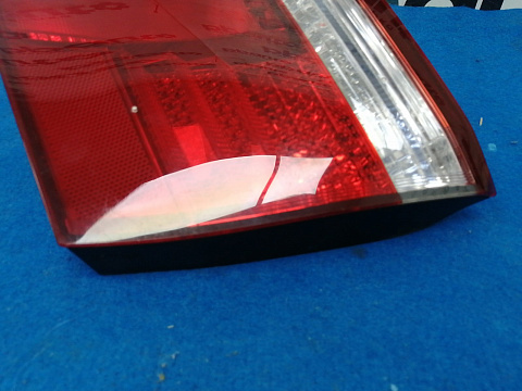 Фотография детали AA022044; Фонарь в крышку багажника правый, Гибрид (81581-50200) для Lexus LS IV (2006- 2009)/БУ; Оригинал; Р0, Хорошее; . Фото номер 4