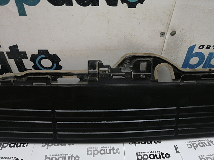 AA045210; Накладка заднего бампера, широкая (52162-60090 /50) для Toyota Land Cruiser Prado/БУ; Оригинал; Р1, Мелкий дефект;