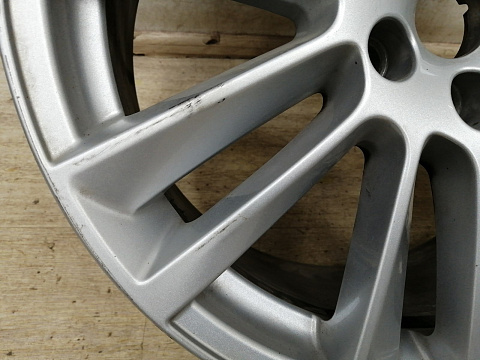 Фотография детали AA033558; Диск литой, 19x8.5J, 5x108, ET45 (HK83-1007-DA) для Jaguar F-Pace I (2016-2020)/БУ; Оригинал; Р1, Мелкий дефект; . Фото номер 6