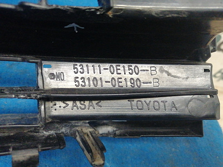 AA029982; Решетка радиатора верхняя (53101-0E190) для Toyota Highlander III (2014 — 2016)/БУ; Оригинал; Р2, Удовлетворительное; 