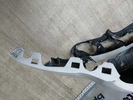 AA045519; Бампер передний; под паркт.; под омыват. (4L0 807 437 H) для Audi Q7 I рест. (2010-2015)/БУ; Оригинал; Р1, Мелкий дефект; 