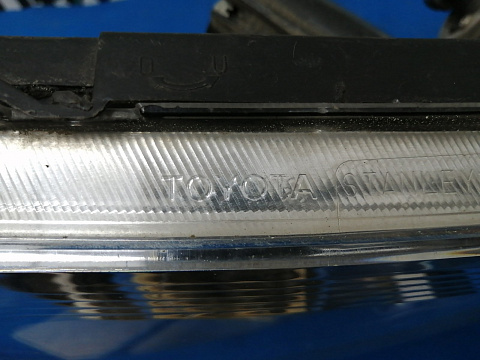 Фотография детали AA021289; Фара галоген правая (81130-0F010) для Toyota Corolla Verso рест. (2004-2007)/БУ; Оригинал; Р1, Мелкий дефект; . Фото номер 12