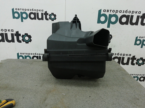 Фотография детали AA007470; Корпус воздушного фильтра, объем двигателя 2,5 (165001AA0A) для Nissan/Нов; Неоригинал; . Фото номер 3