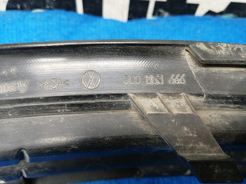 Фотография детали AA028475; Решетка переднего бампера правая (3C0853666) для Volkswagen Passat/БУ; Оригинал; Р1, Мелкий дефект; . Фото номер 7