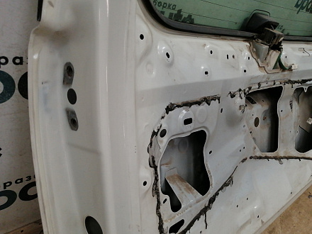 AA044246; Крышка багажника (67005-60F50) для Lexus GX460/БУ; Оригинал; Р1, Мелкий дефект; 