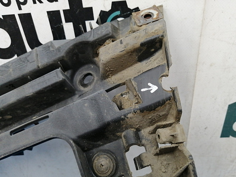 Фотография детали AA018151; Кронштейн заднего бампера правый (CK52-17A881-AA) для Land Rover Range Rover IV L405 (2012 - 2017)/БУ; Оригинал; Р1, Мелкий дефект; . Фото номер 2