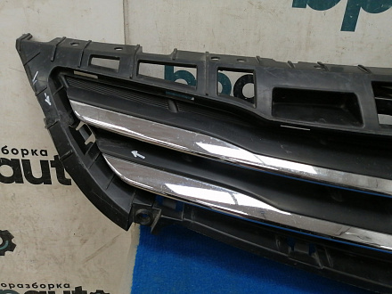 AA038841; Решетка радиатора (86351-4L500) для Hyundai Solaris/БУ; Оригинал; Р1, Мелкий дефект; 