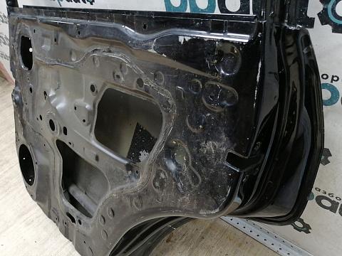 Фотография детали AA044377; Дверь задняя правая (67003-60430) для Toyota Land Cruiser 200 рест. (2012 — 2015)/БУ; Оригинал; Р2, Удовлетворительное; . Фото номер 21