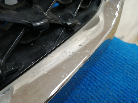 Фотография детали AA037716; Решетка радиатора (62310-3UB0A) для Nissan X-Trail II (T31) рест. (2011-2015)/БУ; Оригинал; Р1, Мелкий дефект; . Фото номер 5