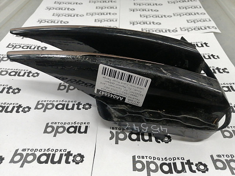 Фотография детали AA045547; Решетка переднего бампера левая (J8A2-17E852-AB) для Land Rover Range Rover Velar L560 (2017 - 2023)/БУ; Оригинал; Р1, Мелкий дефект; . Фото номер 2