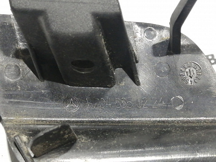 AA045441; Заглушка букс. крюка переднего бампера (A2048850224) для Mercedes-Benz GLK-klasse I (X204) (2008-2012)/БУ; Оригинал; Р1, Мелкий дефект; 