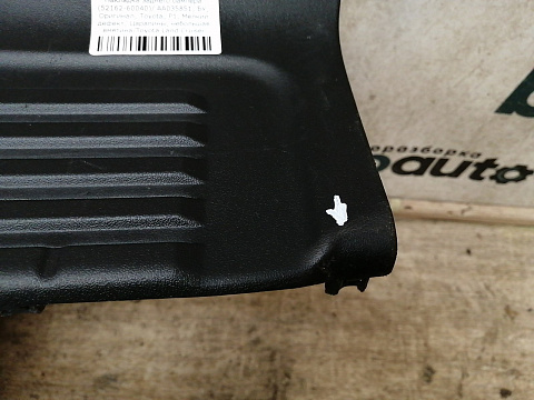 Фотография детали AA035851; Накладка заднего бампера (52162-60040)/БУ; Оригинал; Р1, Мелкий дефект; . Фото номер 4