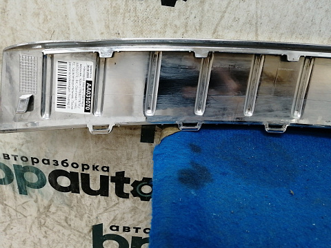 Фотография детали AA031070; Накладка заднего бампера верхняя, Хром (7P6807787A) для Volkswagen Touareg/БУ; Оригинал; Р2, Удовлетворительное; . Фото номер 8