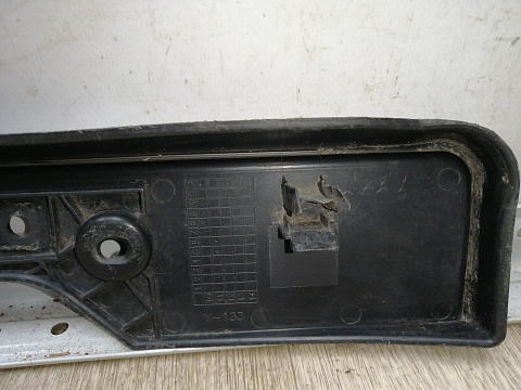 Фотография детали AA045186; Площадка под номер (52114-53220) для Lexus IS II рест.2 (2010 - 2013)/БУ; Оригинал; Р1, Мелкий дефект; . Фото номер 13