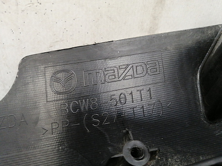AA038915; Решетка переднего бампера (BCW8-50-1T1) для Mazda 3 BL/БУ; Оригинал; Р1, Мелкий дефект; 