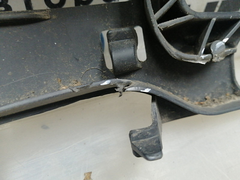 Фотография детали AA045496; Кронштейн , каркас переднего бампера левый (A2048854165) для Mercedes-Benz C-klasse III рест. (W204) (2011-2015)/БУ; Оригинал; Р1, Мелкий дефект; . Фото номер 16