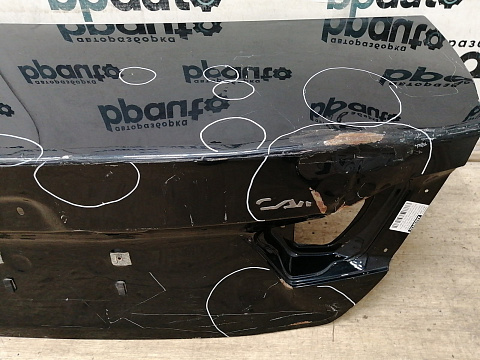 Фотография детали AA038132; Крышка багажника; под камер. (64401-33580) для Toyota Camry/БУ; Оригинал; Р3, Под восстановление; . Фото номер 4