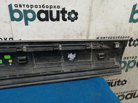 AA035944; Накладка на дверь передняя левая (7P6854939H) для Volkswagen Touareg/БУ; Оригинал; Р1, Мелкий дефект; 