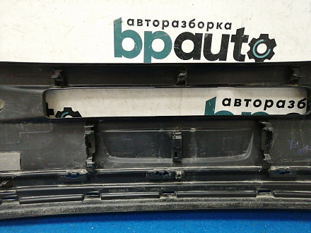 AA031060; Накладка переднего бампера центр. (6400J294) для Mitsubishi Outlander III рест.3 (2018-н.в.)/БУ; Оригинал; Р1, Мелкий дефект; 