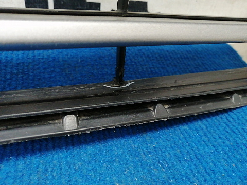 Фотография детали AA038709; Решетка переднего бампера (53102-60010) для Lexus LX570, LX450D рест. (2012 — 2015)/БУ; Оригинал; Р1, Мелкий дефект; . Фото номер 4