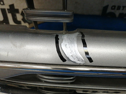 AA033613; Решетка радиатора (53101-60480) для Toyota Land Cruiser 200 (2008 — 2012)/БУ; Оригинал; Р2, Удовлетворительное; 