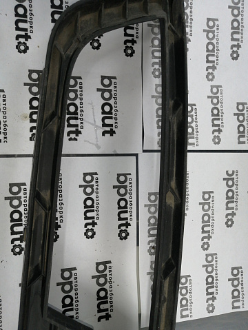 Фотография детали AA045548; Накладка ПТФ правая (5E0 807 682) для Skoda Octavia/БУ; Оригинал; Р1, Мелкий дефект; . Фото номер 3