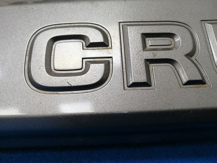AA031422; Молдинг крышки багажника, не хром (76810-60131) для Toyota Land Cruiser Prado/БУ; Оригинал; Р1, Мелкий дефект; 