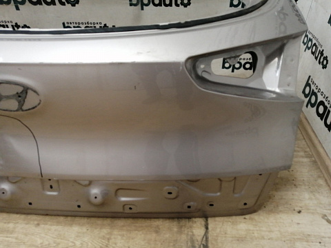 Фотография детали AA037907; Крышка багажника (73700-D3580) для Hyundai Tucson III рест.  (2018-2021)/БУ; Оригинал; Р2, Удовлетворительное; . Фото номер 11