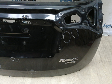 AA044913; Крышка багажника (67005-42430) для Toyota Rav4 40 (2013 — 2015)/БУ; Оригинал; Р2, Удовлетворительное; 
