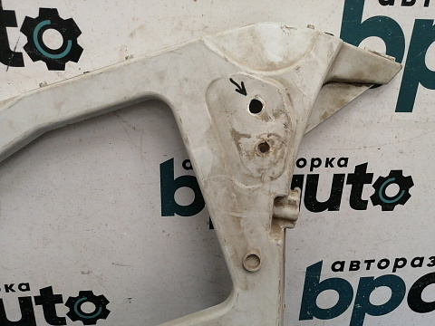 Фотография детали AA040910; Кронштейн заднего бампера левый ( 5M51-17E850) для Ford Focus/БУ; Оригинал; Р1, Мелкий дефект; . Фото номер 2