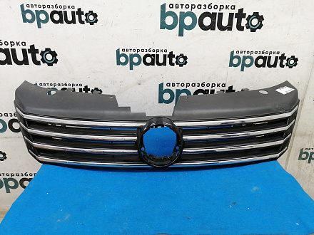 Решетка радиатора Фольксваген Passat B7 Wagon 2011- 2014, б/у, фото 1