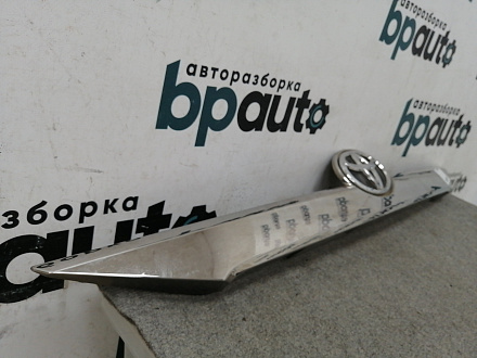 Накладка крышки багажника Тойота Камри 50 2012 — 2014, б/у, фото 2