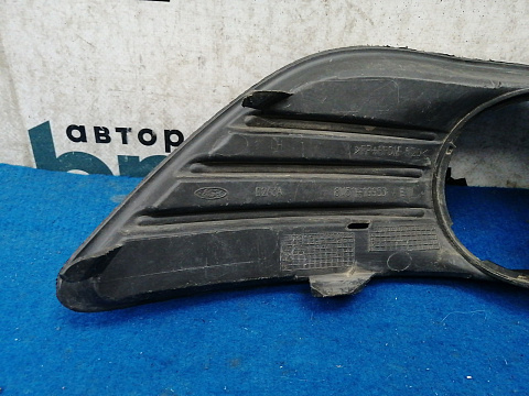 Фотография детали AA032774; Накладка ПТФ левая, матовая (8M51-R19953) для Ford Focus/БУ; Оригинал; Р1, Мелкий дефект; . Фото номер 8